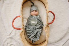 Personalized Swaddle and Sign Bundle - Baby Shower Gift JS01